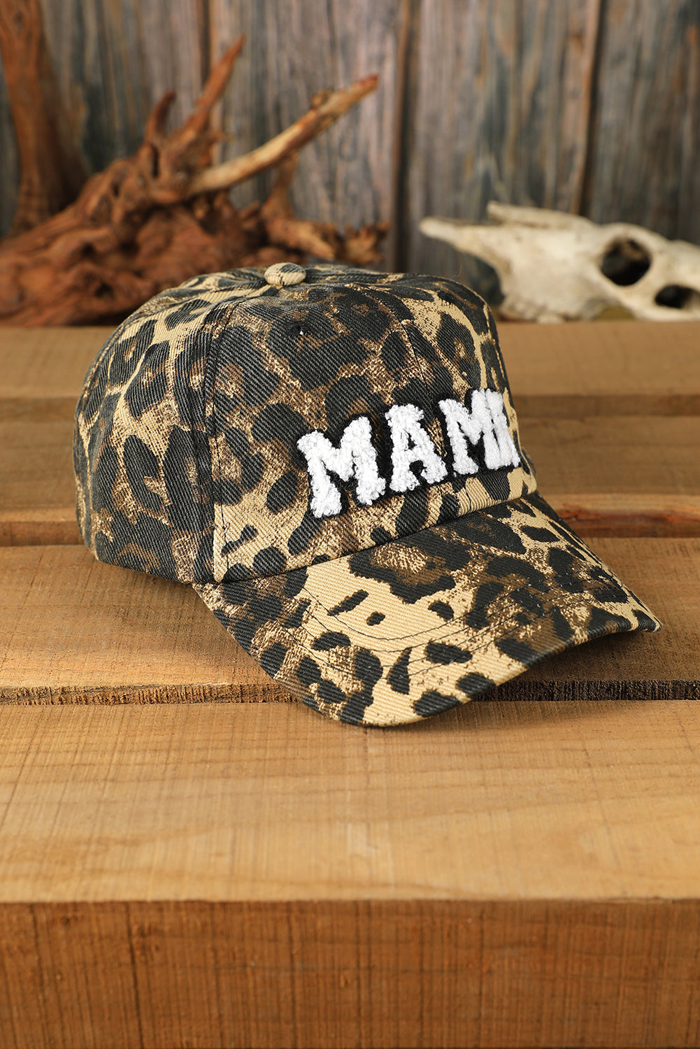 Gorra de béisbol con estampado de leopardo bordado de MAMA