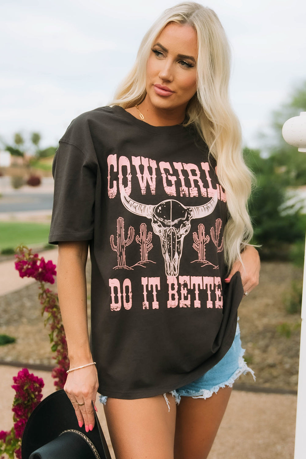 Camiseta cinza grande com estampa gráfica COWGIRLS DO IT BETTER