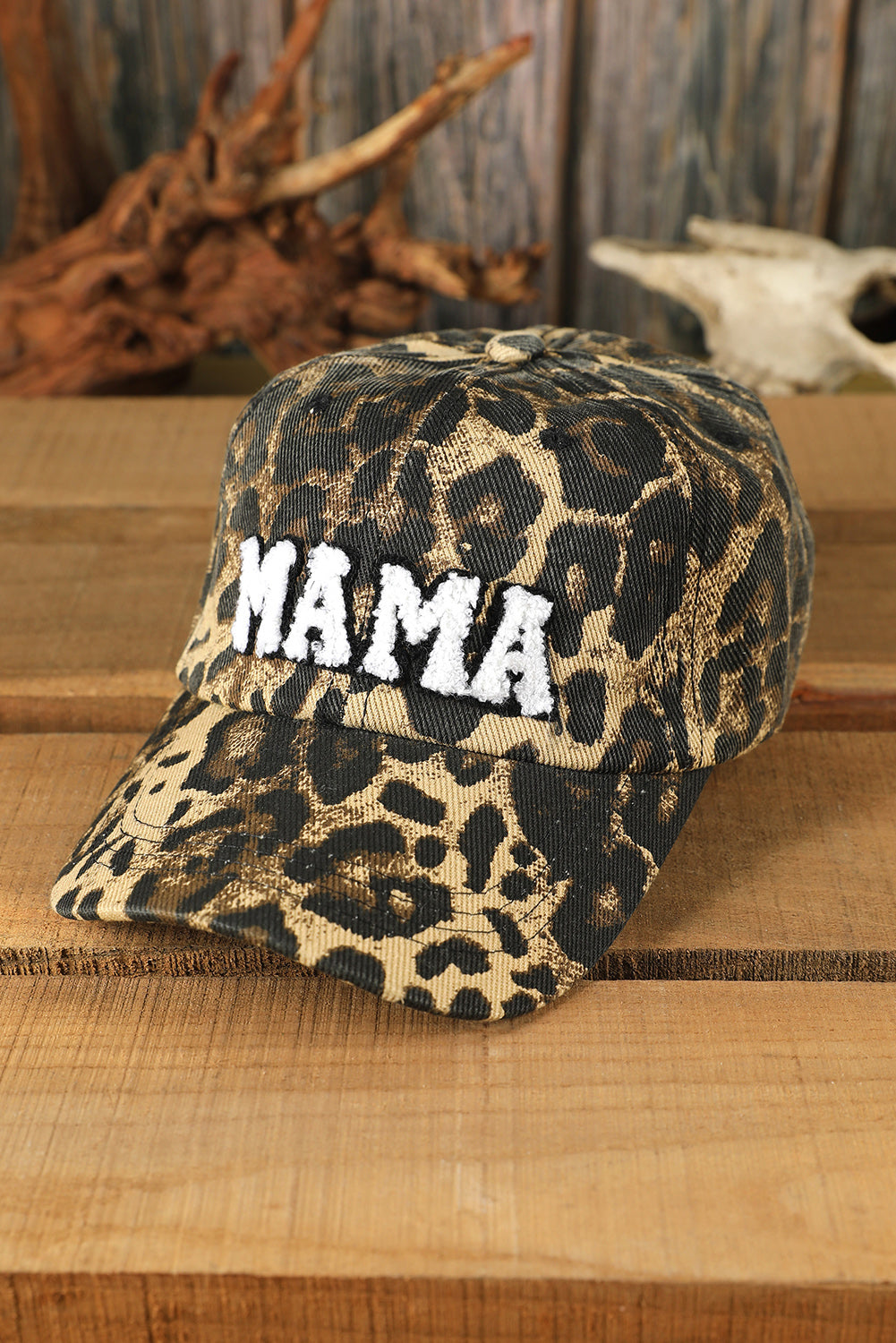 Gorra de béisbol con estampado de leopardo bordado de MAMA