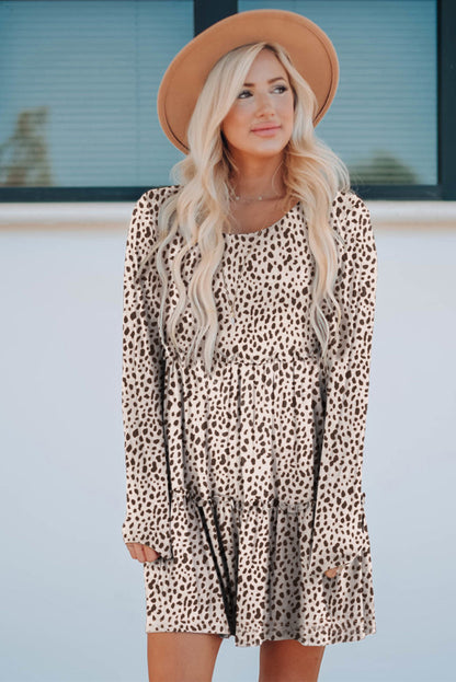 Vestido de manga larga con capas y estampado animal de leopardo