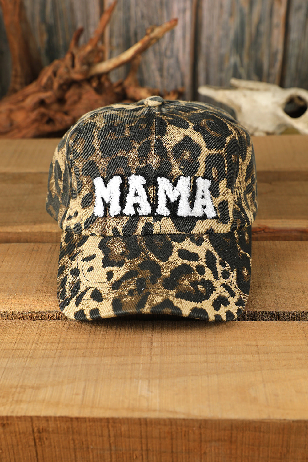 Gorra de béisbol con estampado de leopardo bordado de MAMA