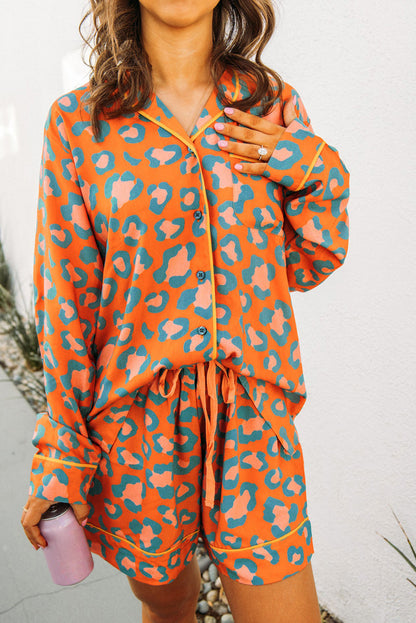 Conjunto de pijama con camisa de manga larga y pantalones cortos con estampado de leopardo naranja