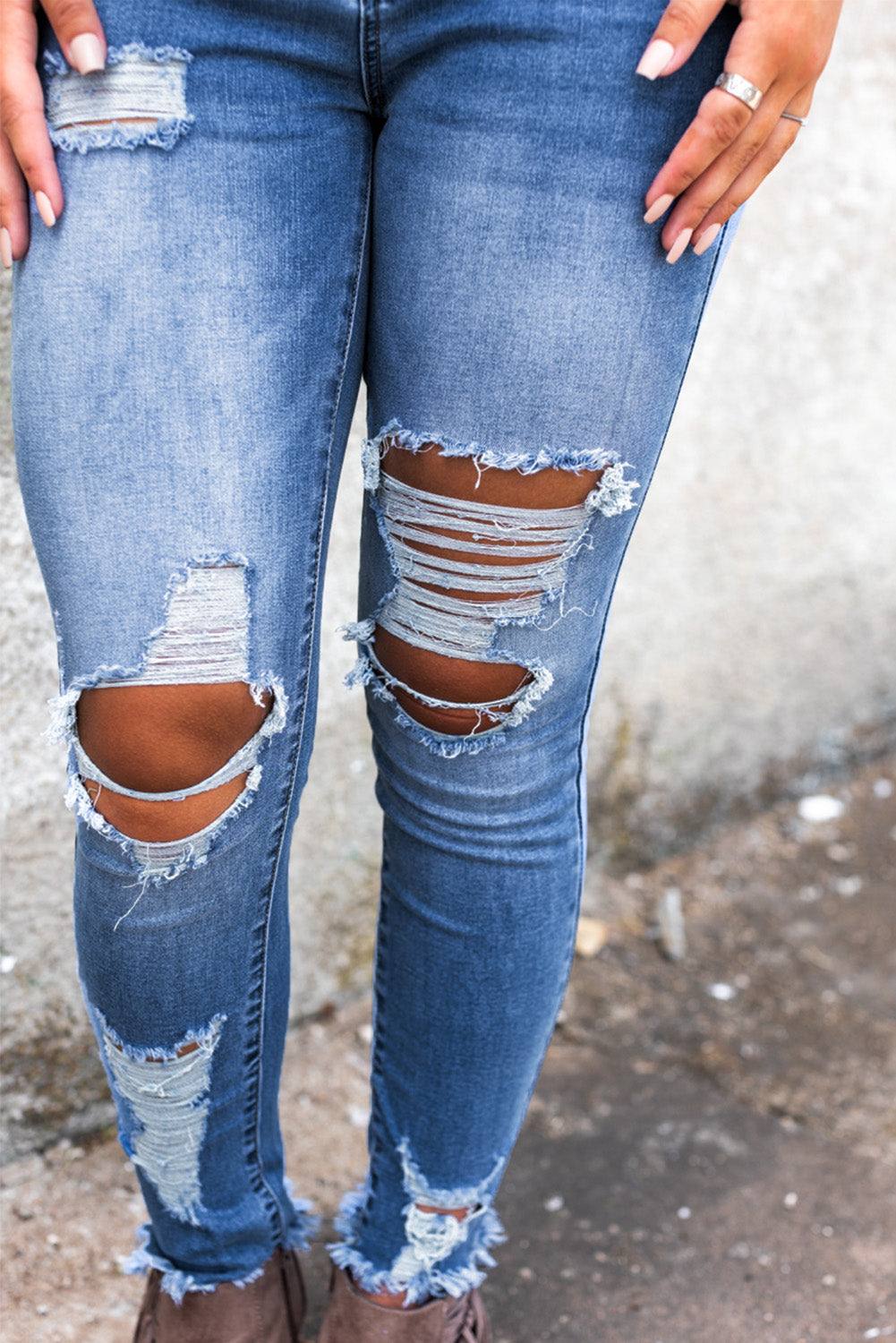 Calça Jeans Skinny Azul Céu Cintura Alta Desgastada